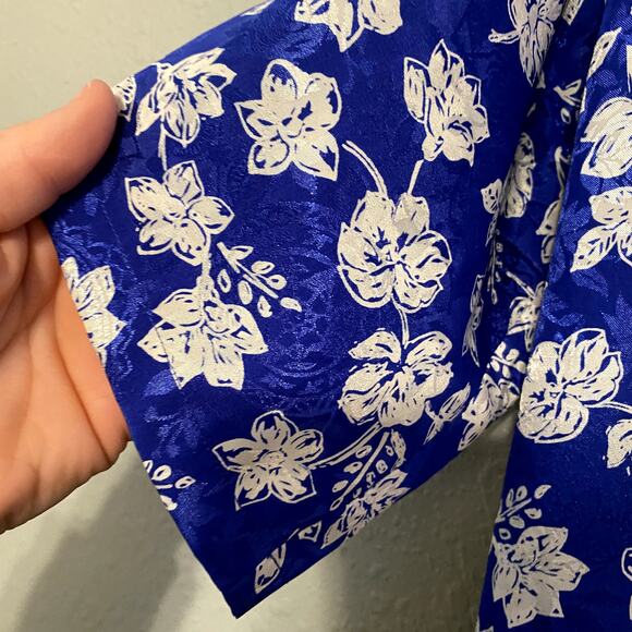 Victoria Secret Small Womens Vintage Pajama Top Floral Blue White Pearl Button - Picture 3 of 9